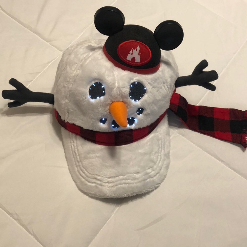 Disney There’s snow place like snow man cap NWOT